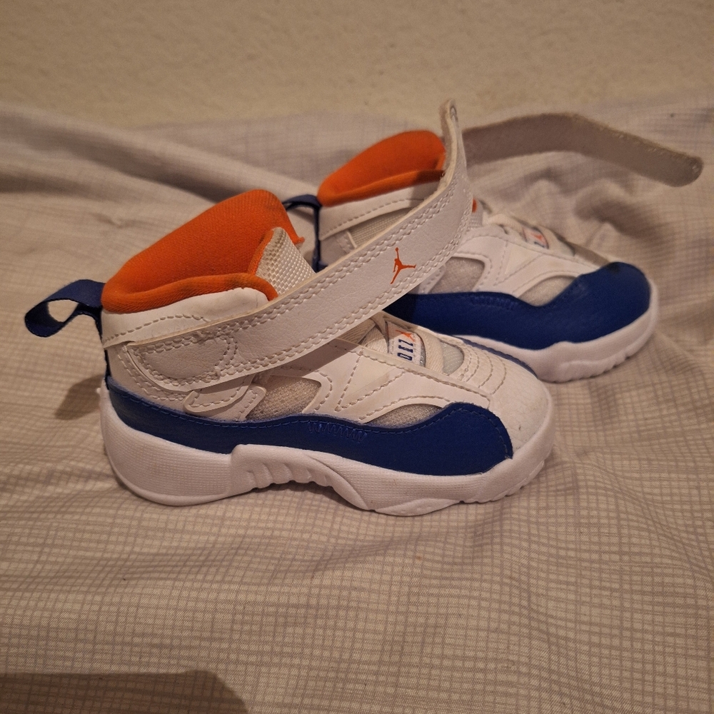 Jordan jump man two trey size 5c